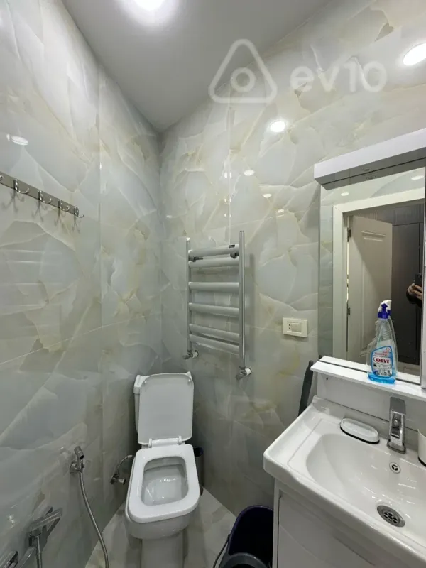 Kirayə verilir 2 otaqlı yeni tikili 65 m²