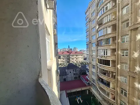 Satılır 3 otaqlı yeni tikili 135 m²