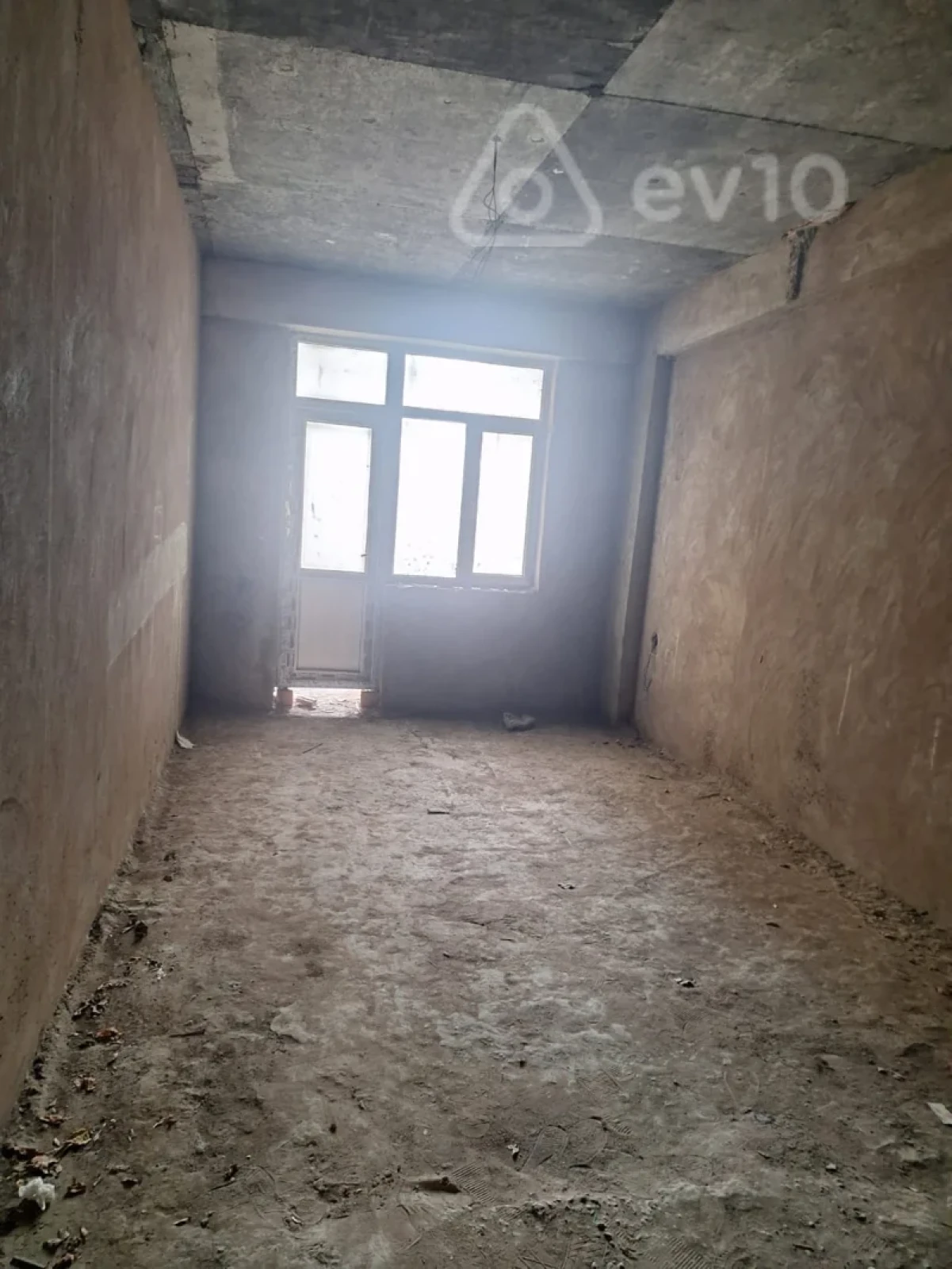 Satılır 3 otaqlı yeni tikili 135 m²