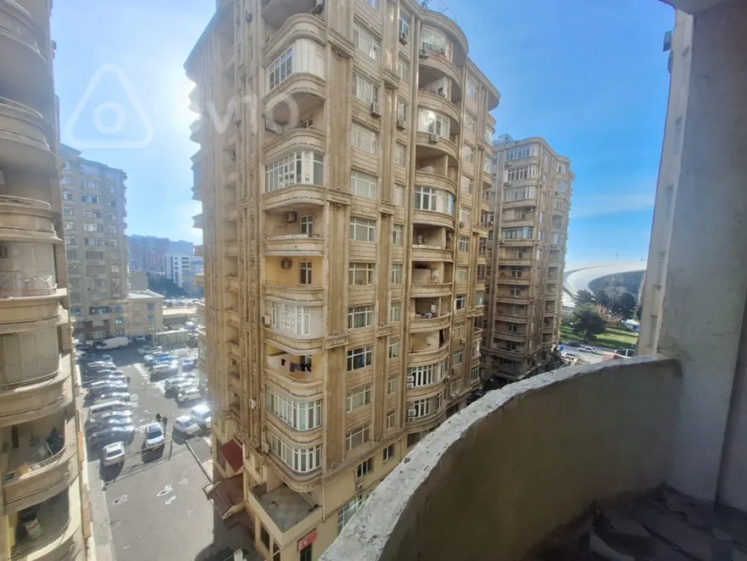 Satılır 3 otaqlı yeni tikili 135 m²