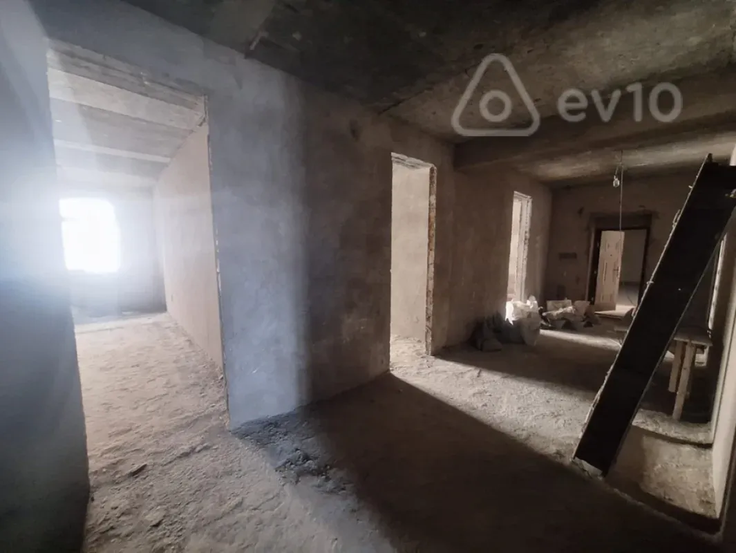 Satılır 3 otaqlı yeni tikili 135 m²