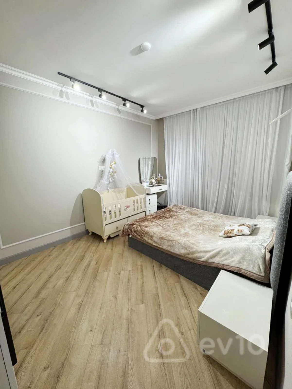 Satılır 2 otaqlı yeni tikili 85 m²