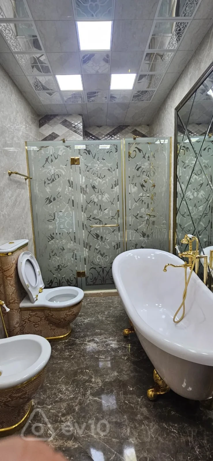 Kirayə verilir 4 otaqlı yeni tikili 210 m²