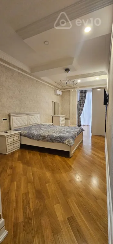 Kirayə verilir 4 otaqlı yeni tikili 210 m²