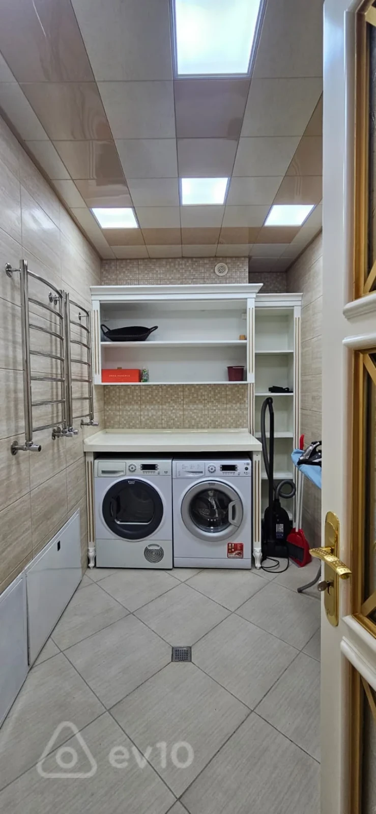 Kirayə verilir 4 otaqlı yeni tikili 210 m²