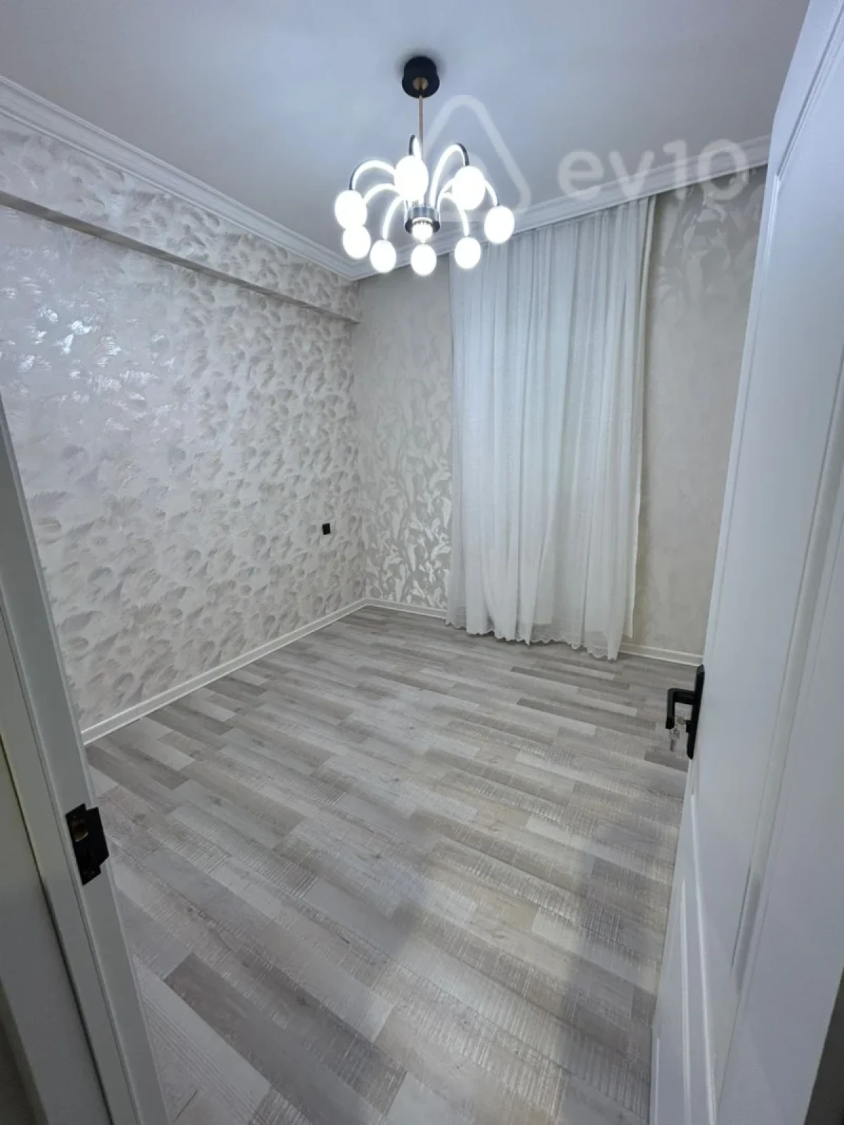 Satılır 3 otaqlı yeni tikili 63 m²