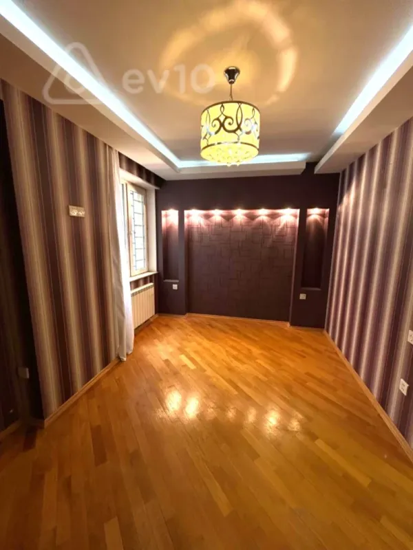 Satılır 3 otaqlı yeni tikili 82 m²