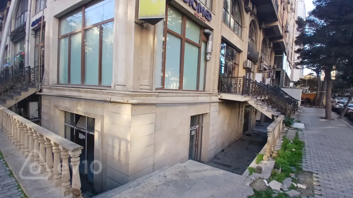 Satılır mənzil 200 m²