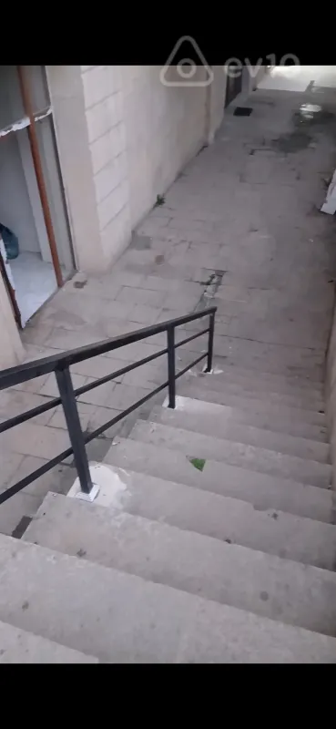 Satılır mənzil 200 m²