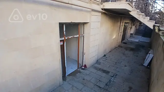 Satılır mənzil 200 m²