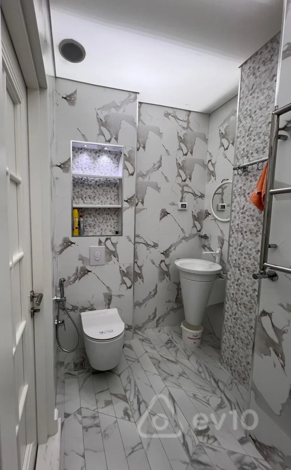 Kirayə verilir 2 otaqlı yeni tikili 70 m²