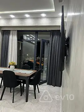 Kirayə verilir 2 otaqlı yeni tikili 70 m²