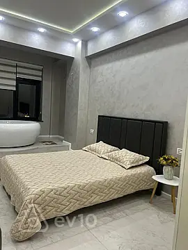 Kirayə verilir 2 otaqlı yeni tikili 70 m²