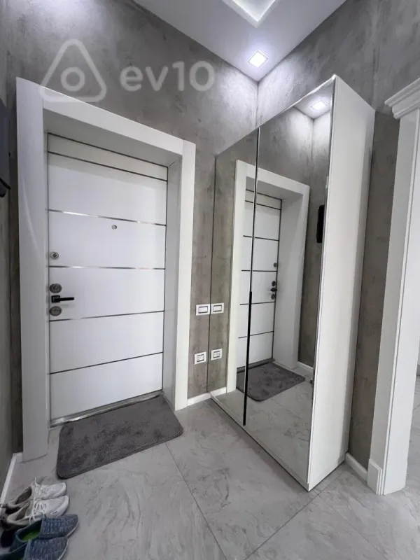 Kirayə verilir 2 otaqlı yeni tikili 70 m²