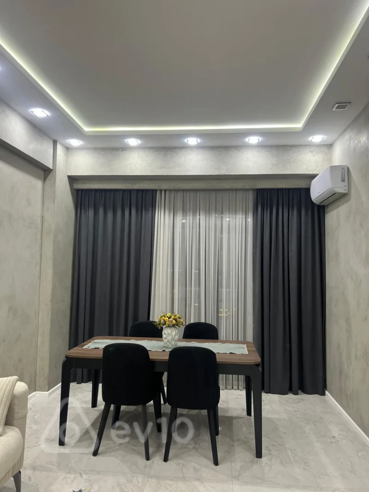 Kirayə verilir 2 otaqlı yeni tikili 70 m²