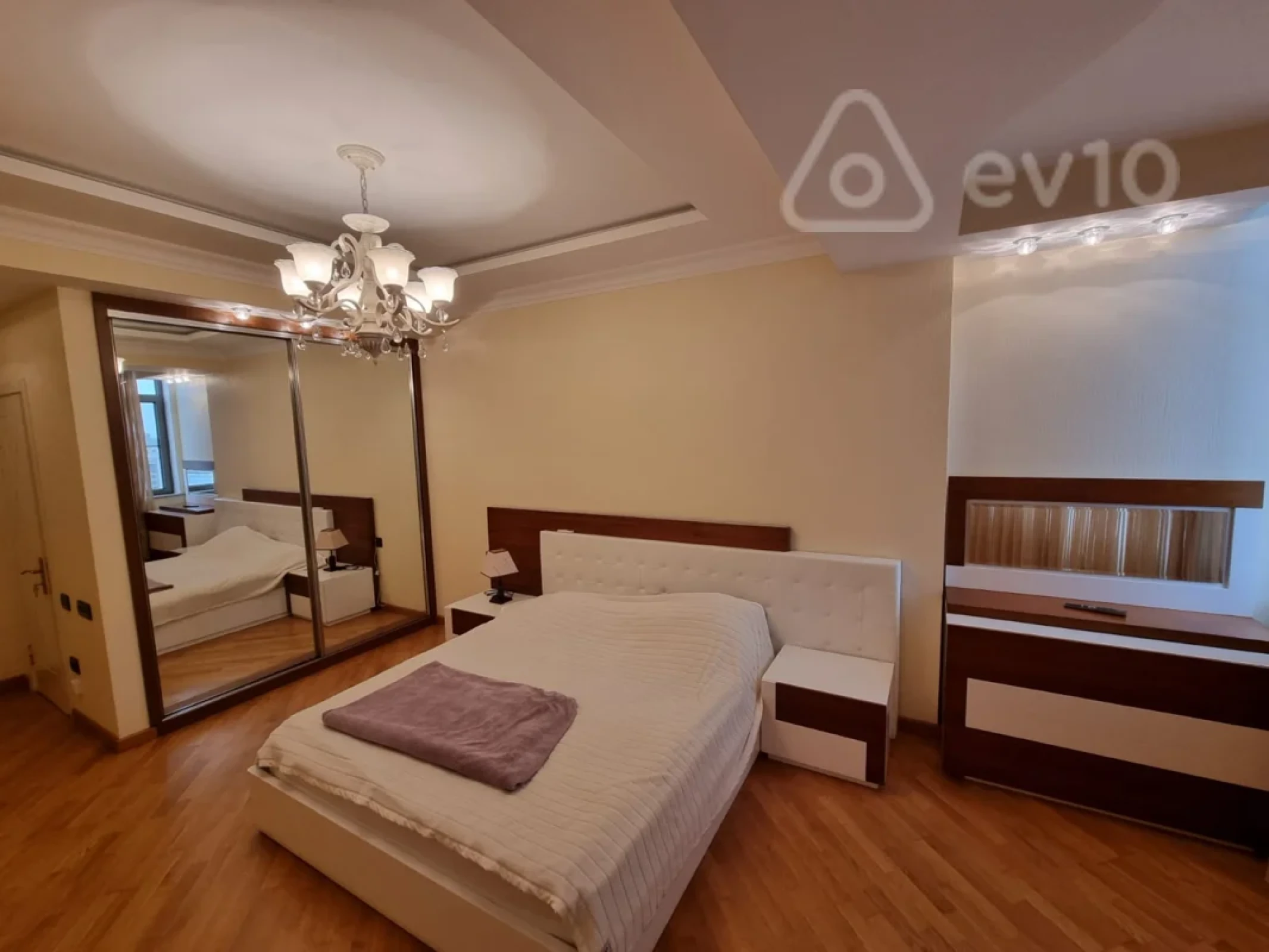 Kirayə verilir 3 otaqlı yeni tikili 175 m²