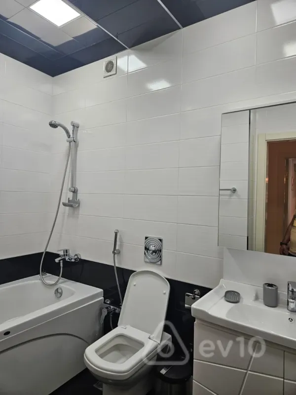 Kirayə verilir 3 otaqlı yeni tikili 175 m²