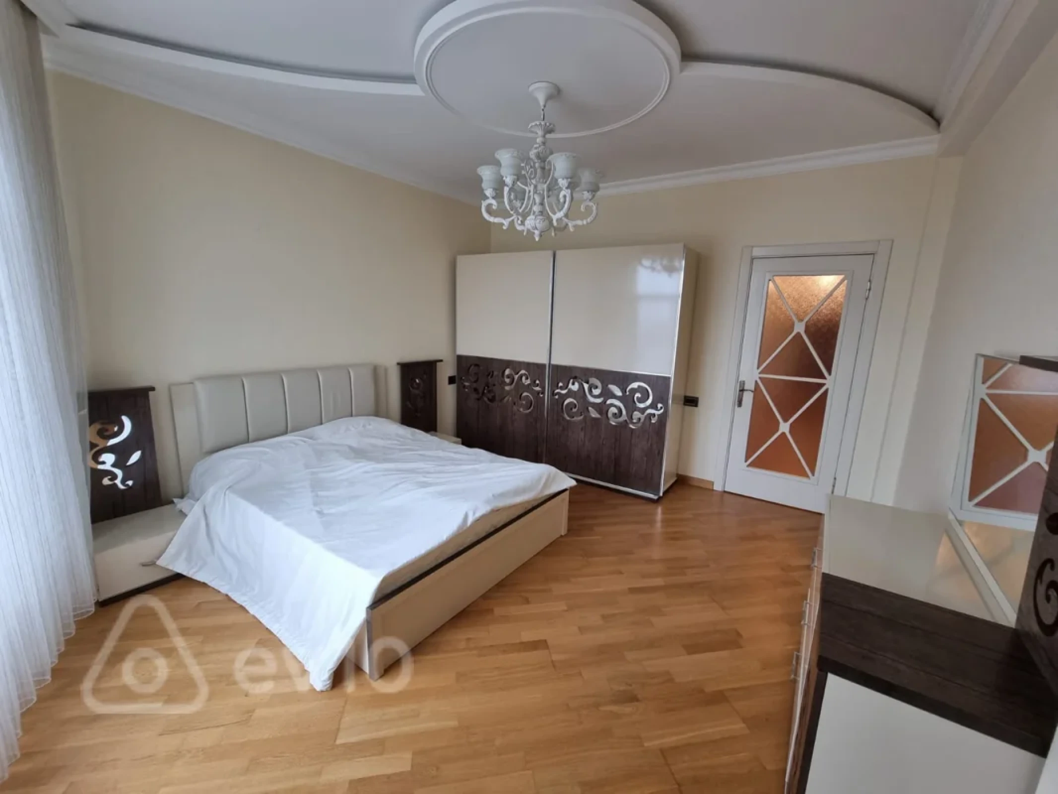 Kirayə verilir 3 otaqlı yeni tikili 175 m²