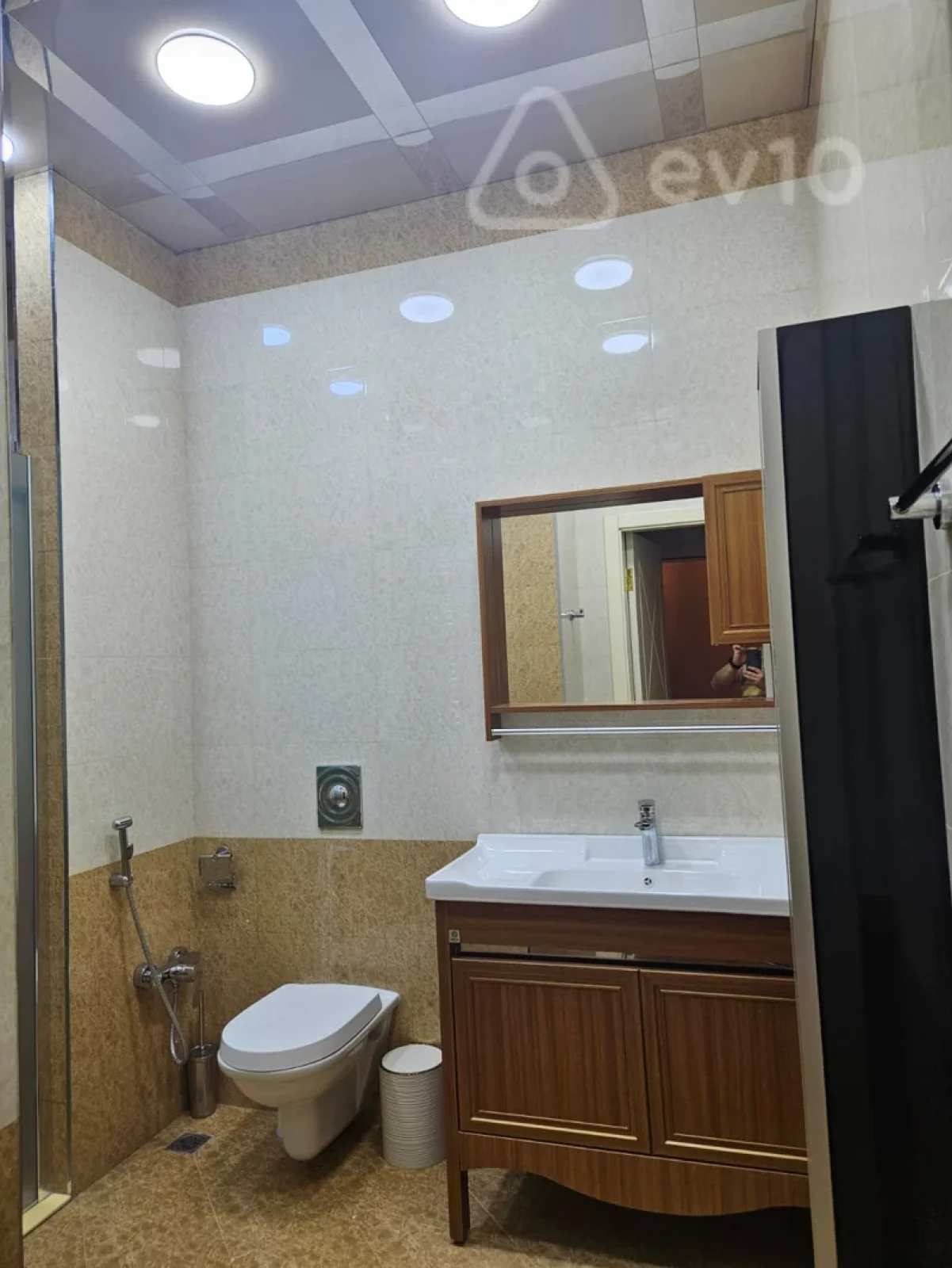 Kirayə verilir 3 otaqlı yeni tikili 175 m²