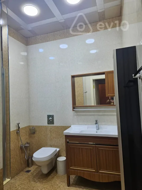 Kirayə verilir 3 otaqlı yeni tikili 175 m²