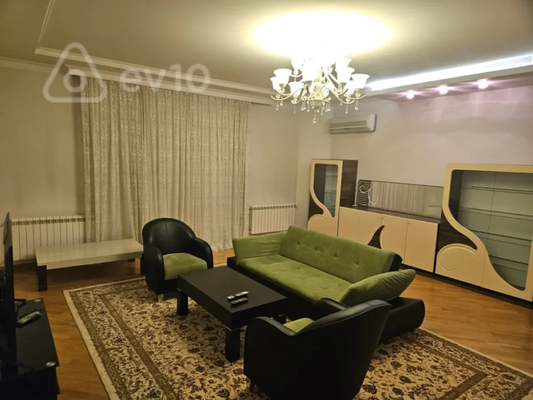 Kirayə verilir 3 otaqlı yeni tikili 175 m²