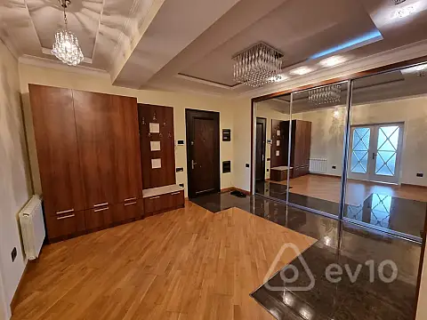 Kirayə verilir 3 otaqlı yeni tikili 175 m²