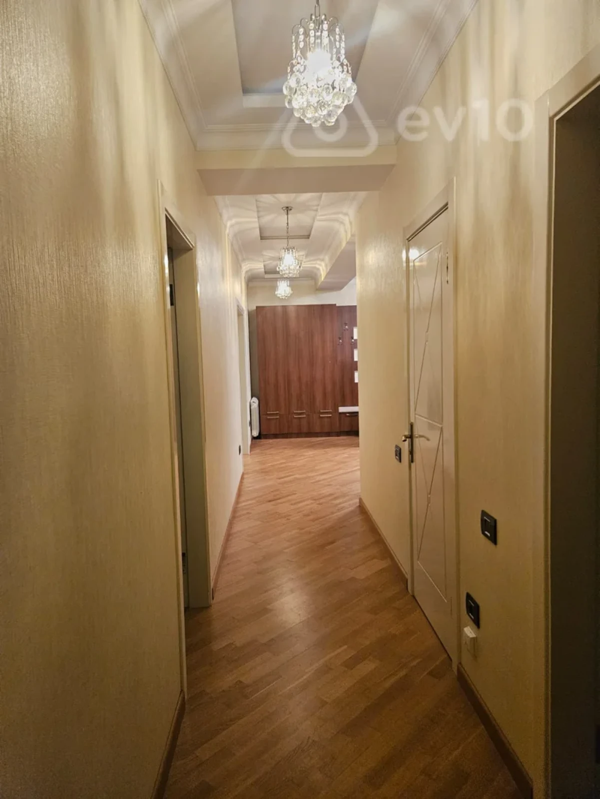 Kirayə verilir 3 otaqlı yeni tikili 175 m²