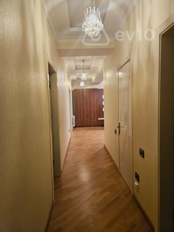 Kirayə verilir 3 otaqlı yeni tikili 175 m²