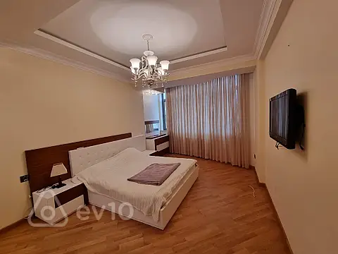 Kirayə verilir 3 otaqlı yeni tikili 175 m²