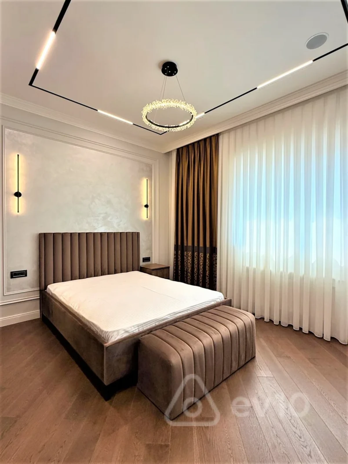 Kirayə verilir 3 otaqlı yeni tikili 170 m²