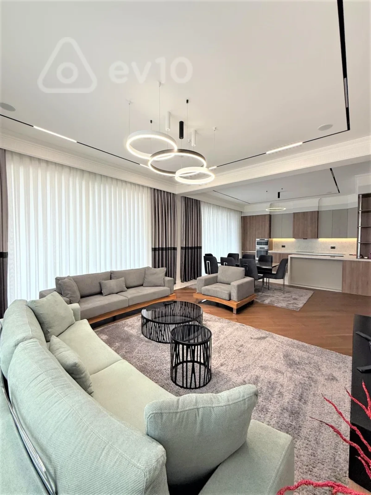 Kirayə verilir 3 otaqlı yeni tikili 170 m²