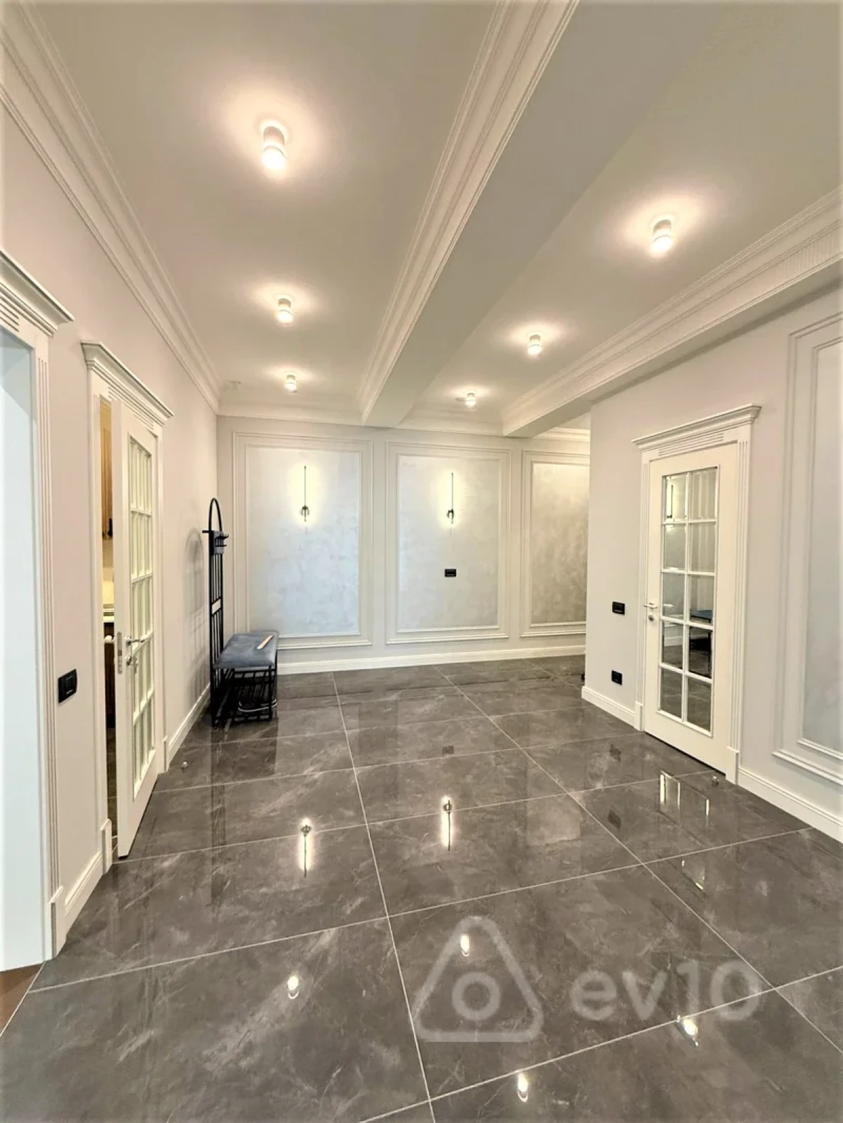 Kirayə verilir 3 otaqlı yeni tikili 170 m²