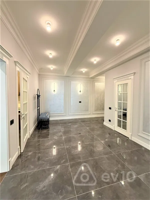 Kirayə verilir 3 otaqlı yeni tikili 170 m²