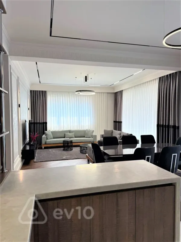 Kirayə verilir 3 otaqlı yeni tikili 170 m²