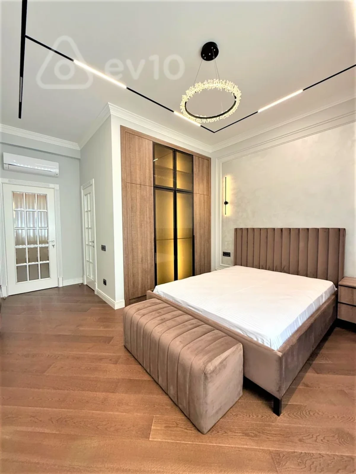 Kirayə verilir 3 otaqlı yeni tikili 170 m²