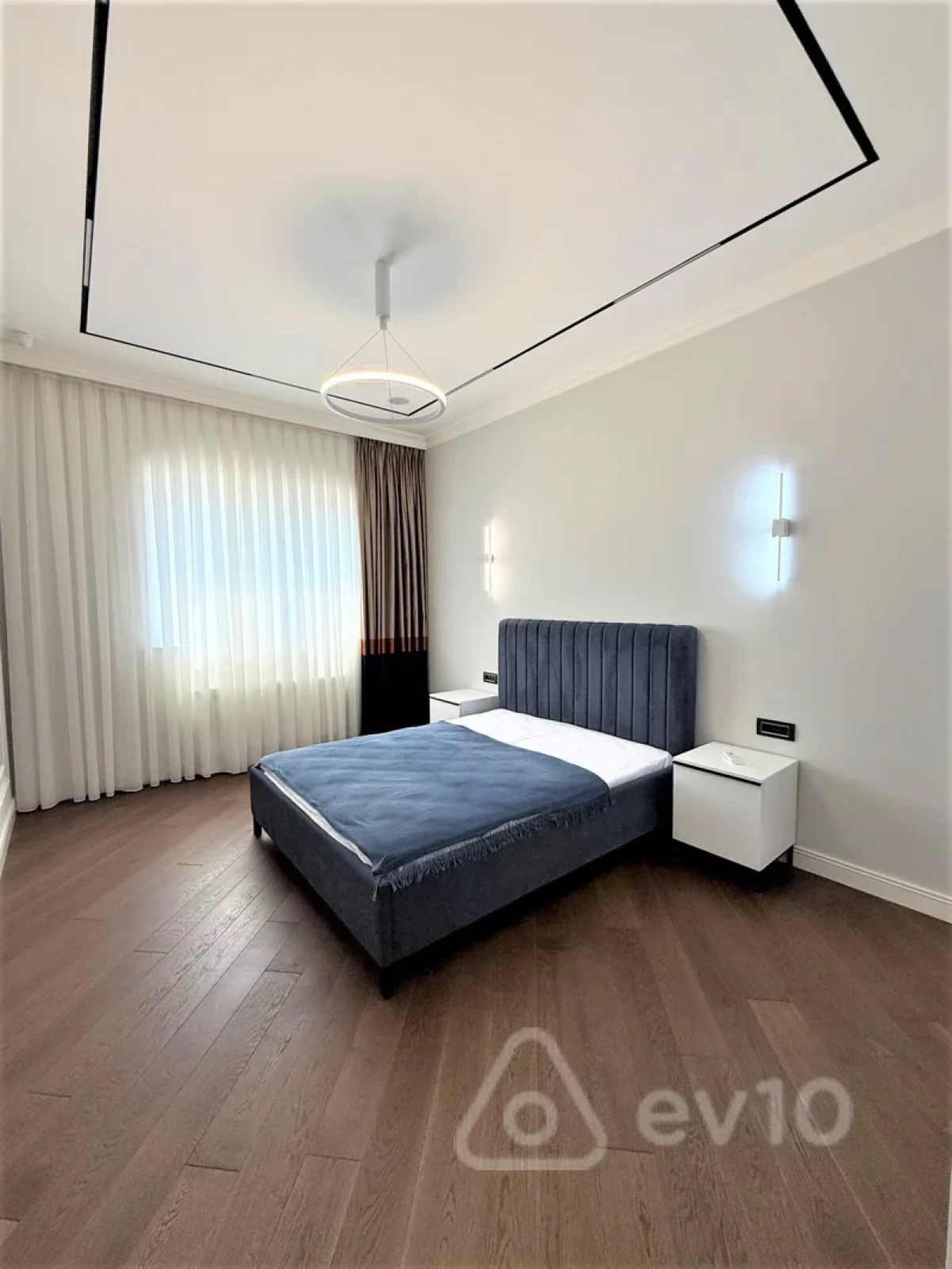 Kirayə verilir 3 otaqlı yeni tikili 170 m²