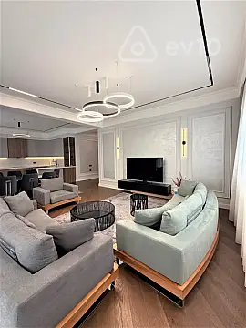 Kirayə verilir 3 otaqlı yeni tikili 170 m²