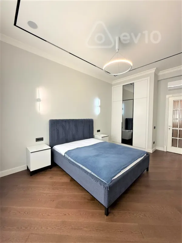 Kirayə verilir 3 otaqlı yeni tikili 170 m²