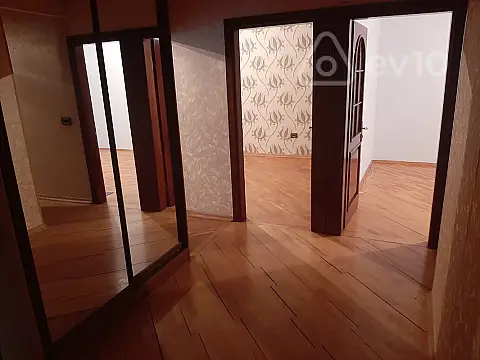 Satılır 4 otaqlı köhnə tikili 100 m² — Bakı, Binəqədi 4 otaq 100.00 m²