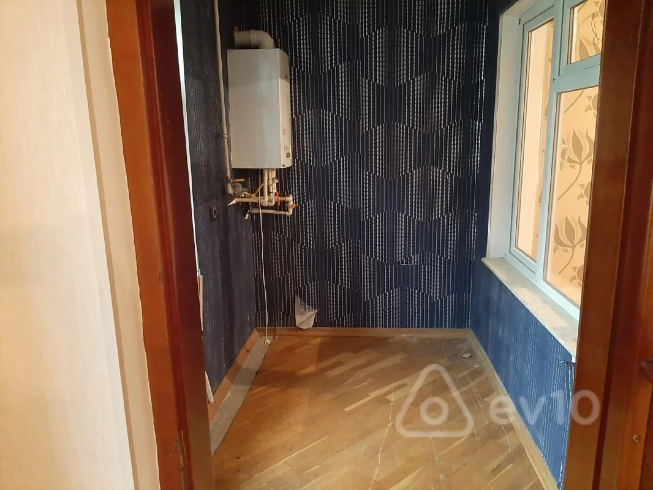 Satılır 4 otaqlı köhnə tikili 100 m²