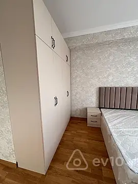Kirayə verilir 3 otaqlı yeni tikili 80 m²