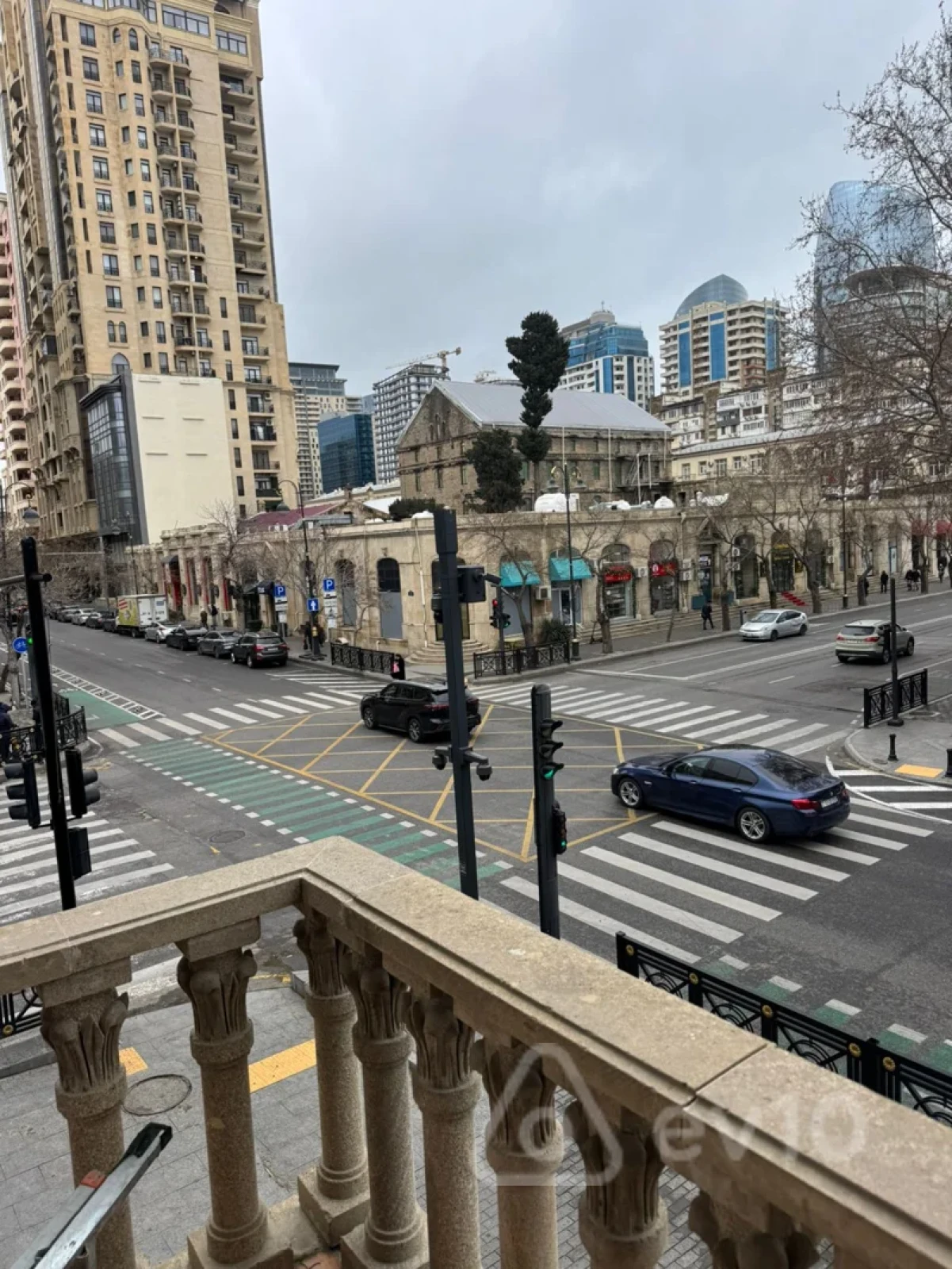 Kirayə verilir 3 otaqlı köhnə tikili 90 m²
