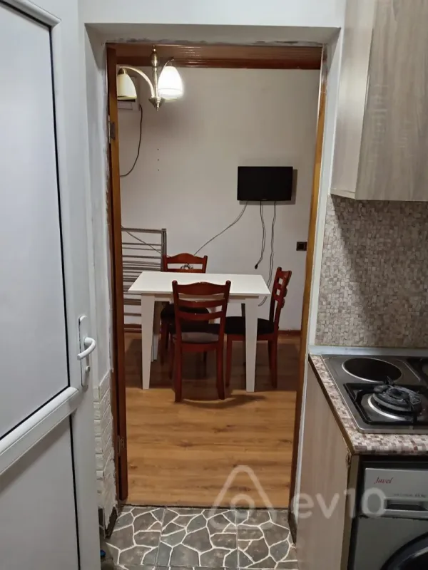Kirayə verilir 1 otaqlı köhnə tikili 35 m²