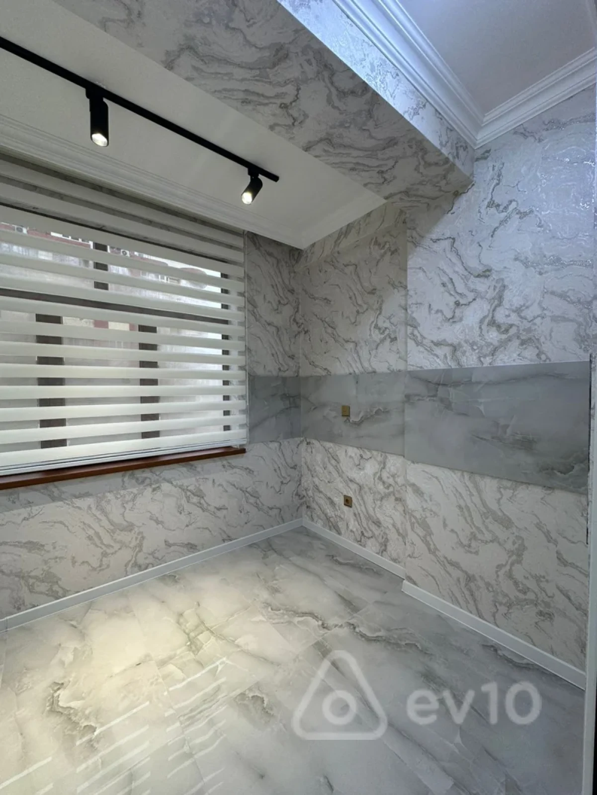 Satılır 3 otaqlı yeni tikili 90 m²