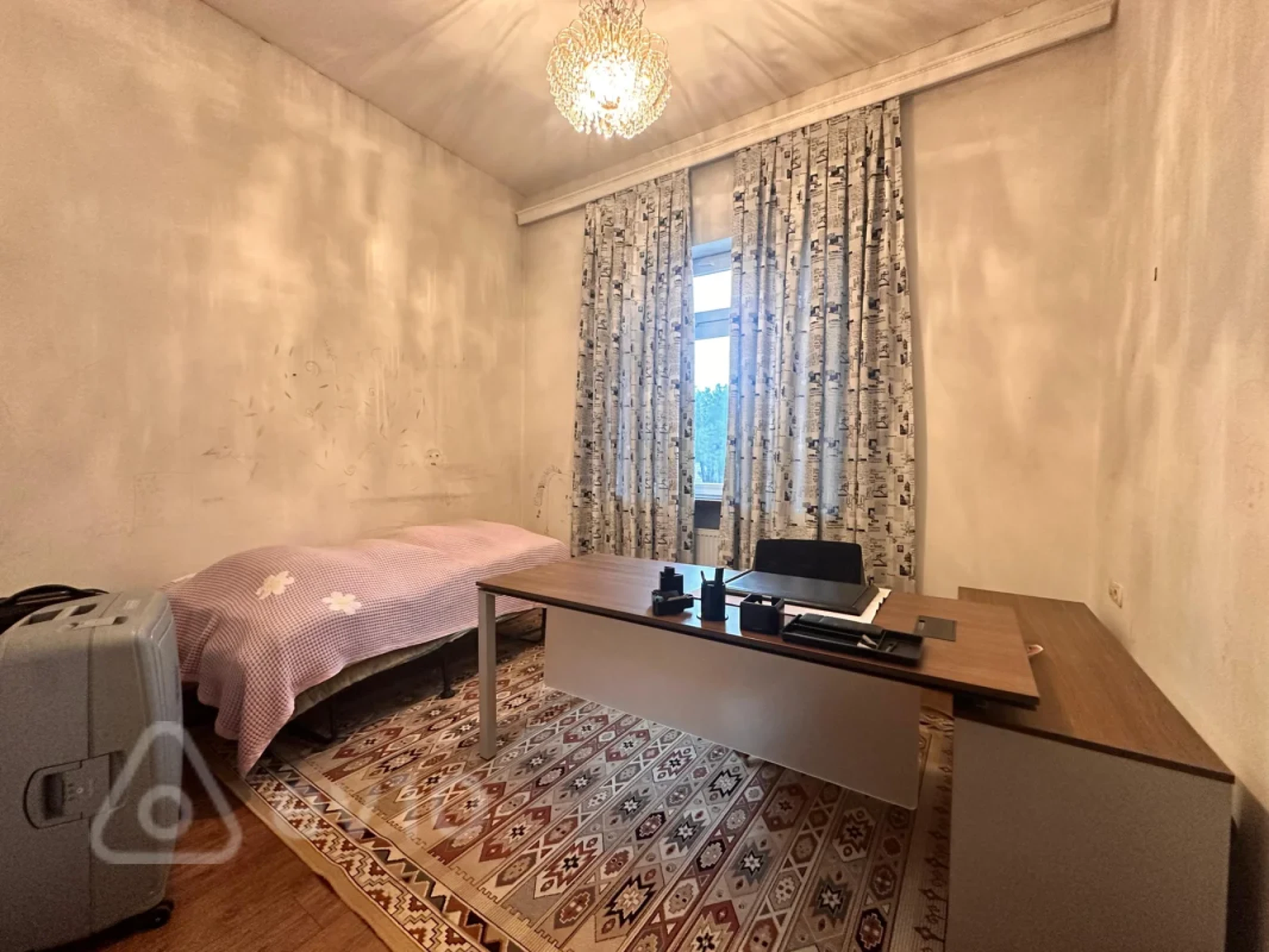 Satılır 5 otaqlı həyət evi 240 m²