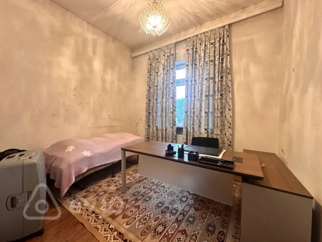 Satılır 5 otaqlı həyət evi 240 m²