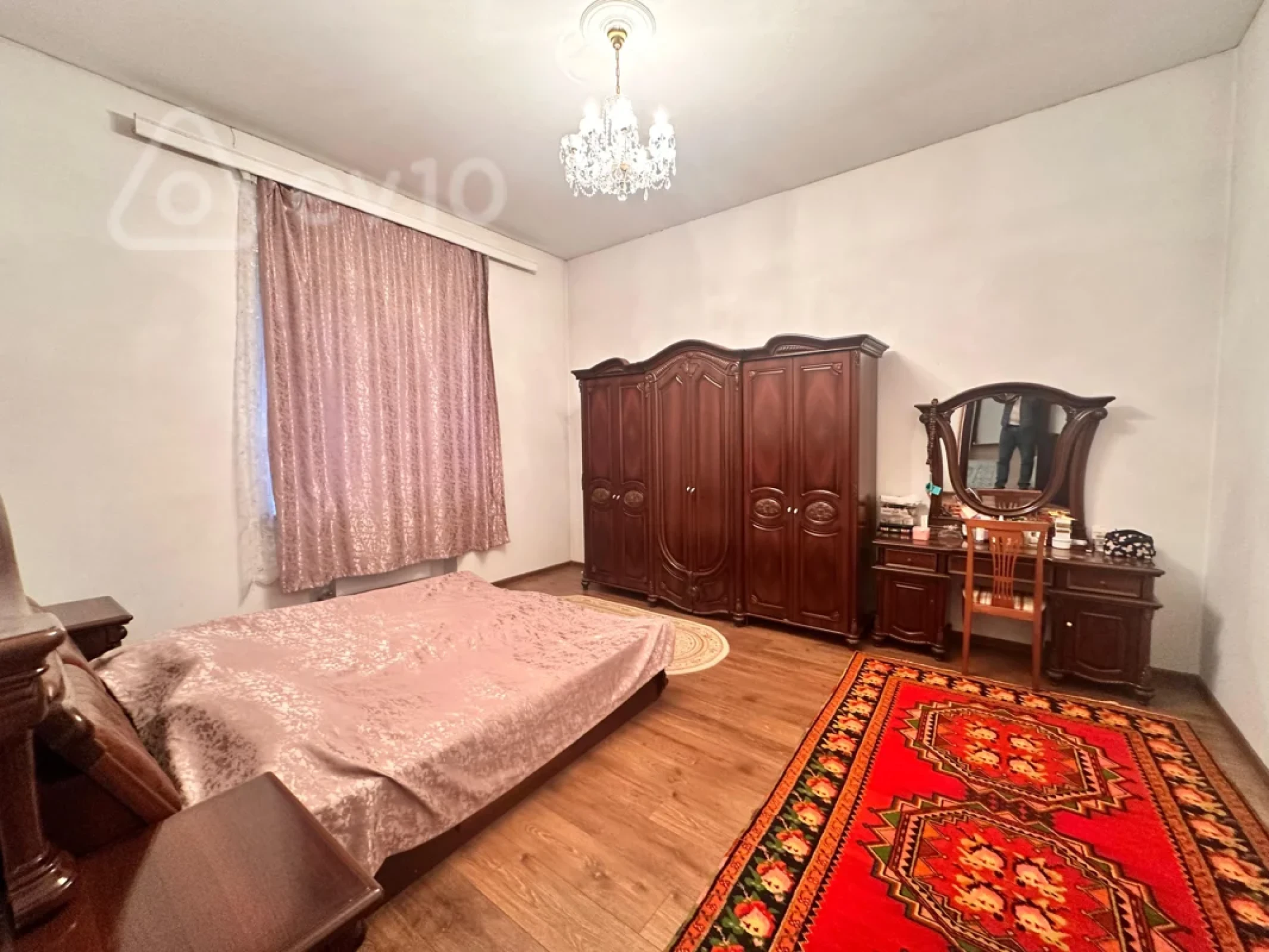 Satılır 5 otaqlı həyət evi 240 m²