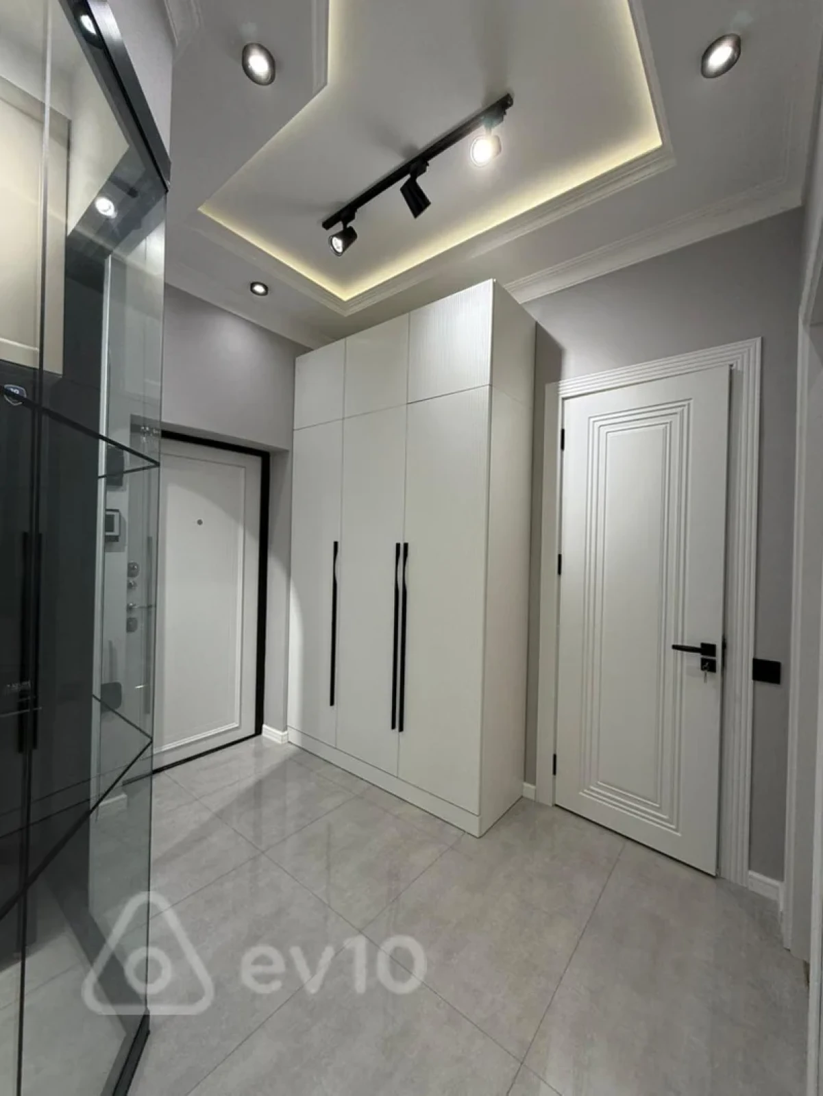 Satılır 2 otaqlı yeni tikili 50 m²