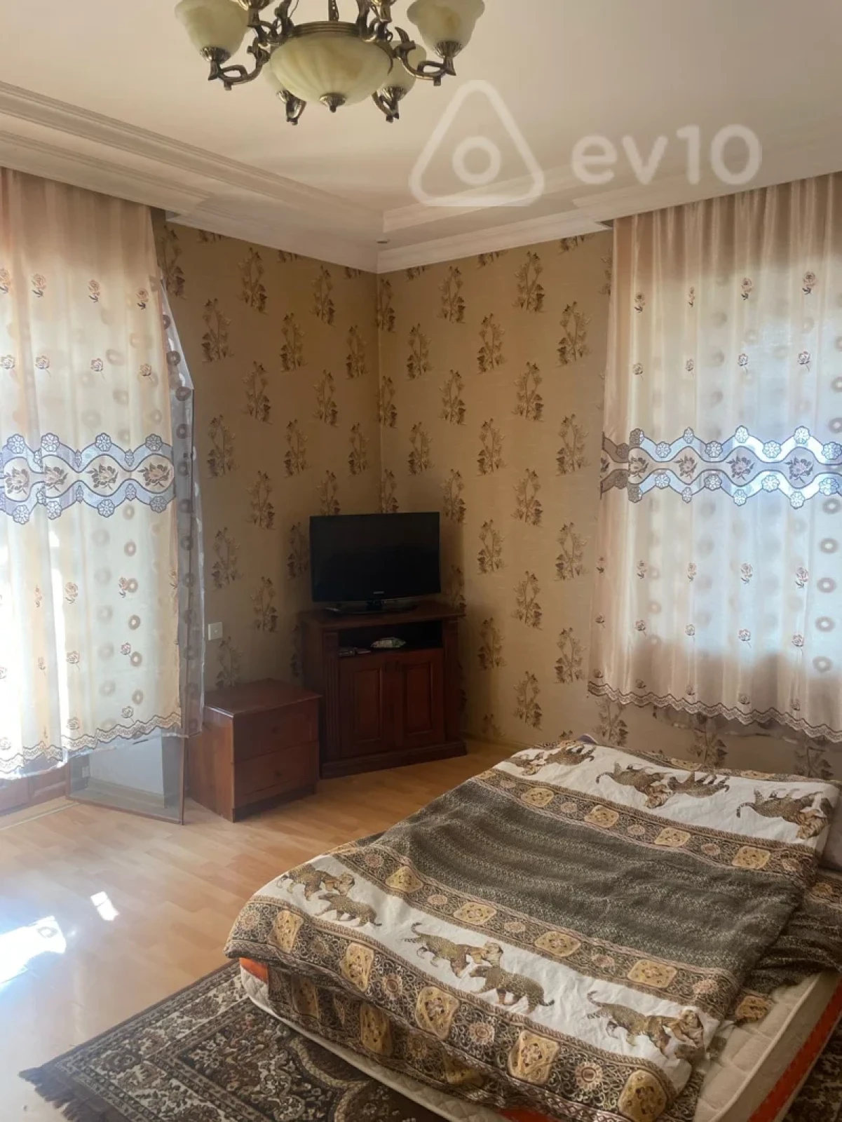 Satılır 2 otaqlı köhnə tikili 57 m²