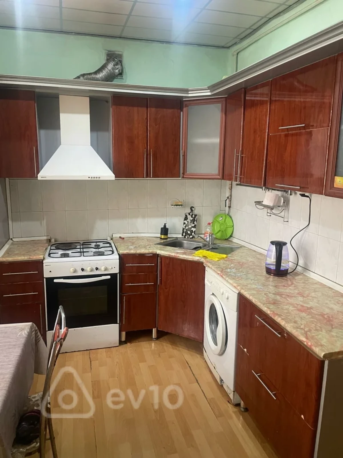 Satılır 2 otaqlı köhnə tikili 57 m²